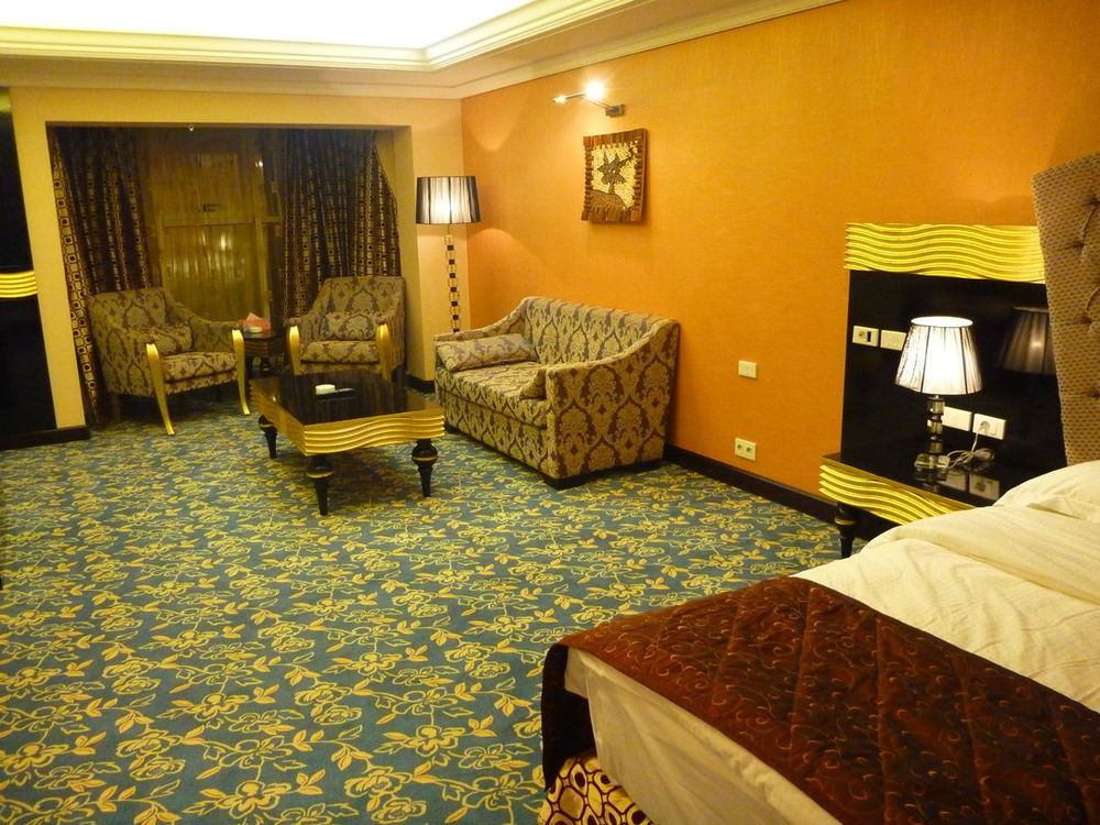 Basra International Hotel Szoba fotó